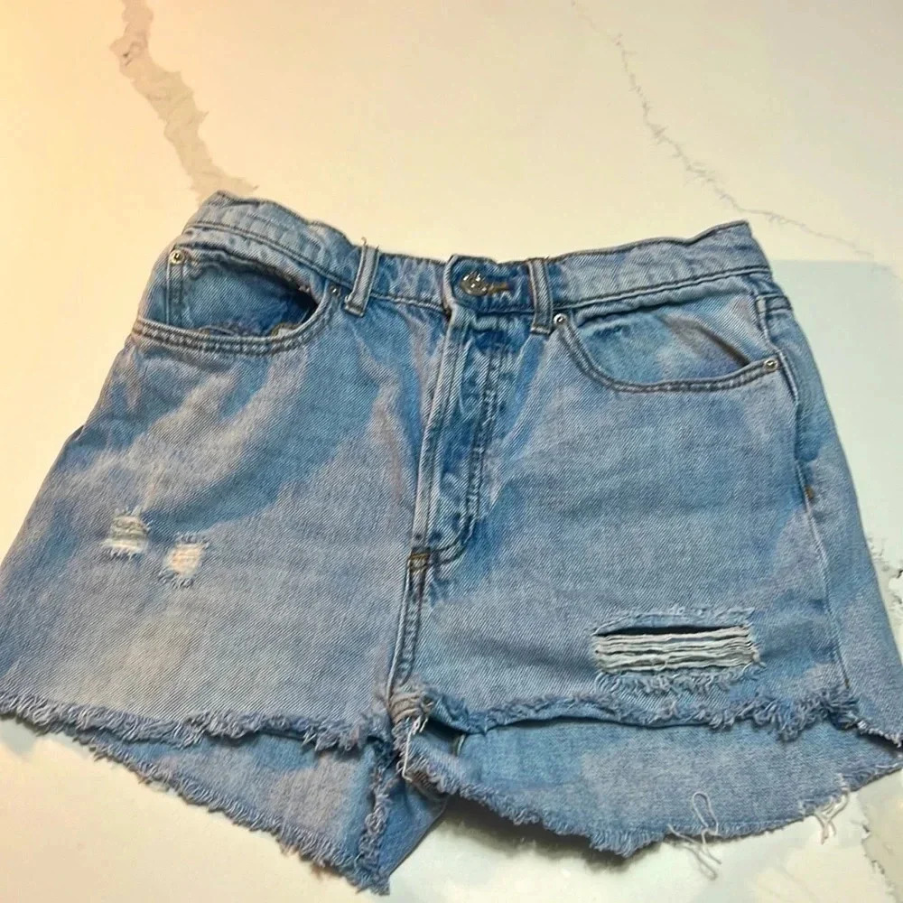 Urban Outfitters BDG‎  cut off's. Size 27. Slightly Distressed.